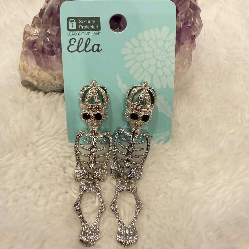 Ella Silver Tone ✨ KING SKELTON Earrings with Sparkle Accents ✨💀👑